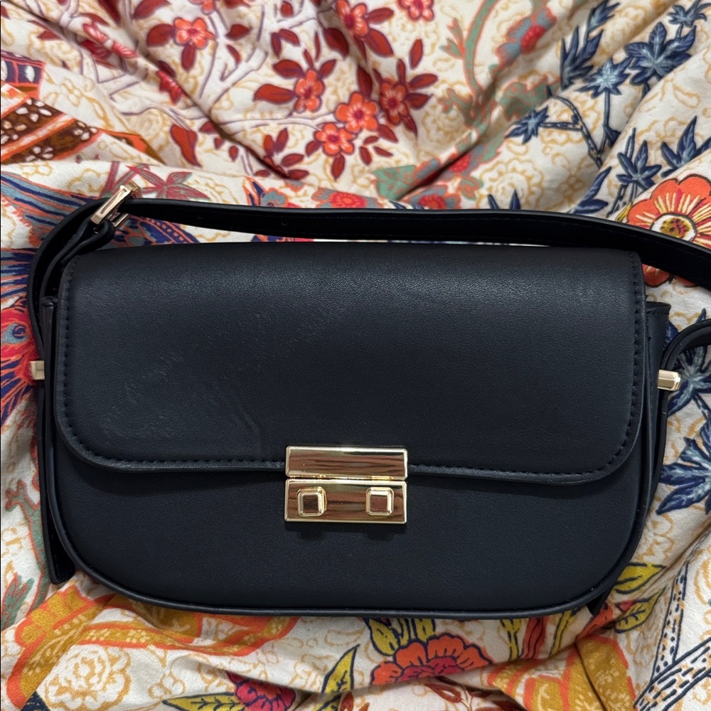 Black Crossbody - Picture 3 of 3